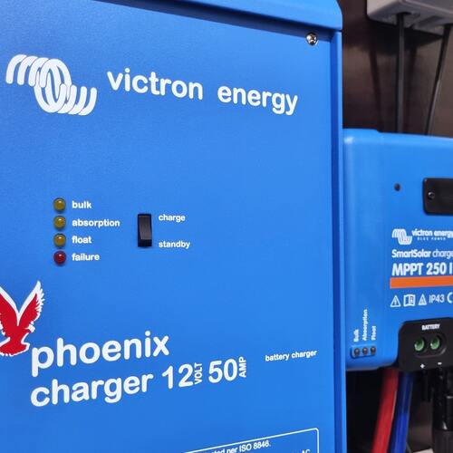 Victron Phoenix batterilader