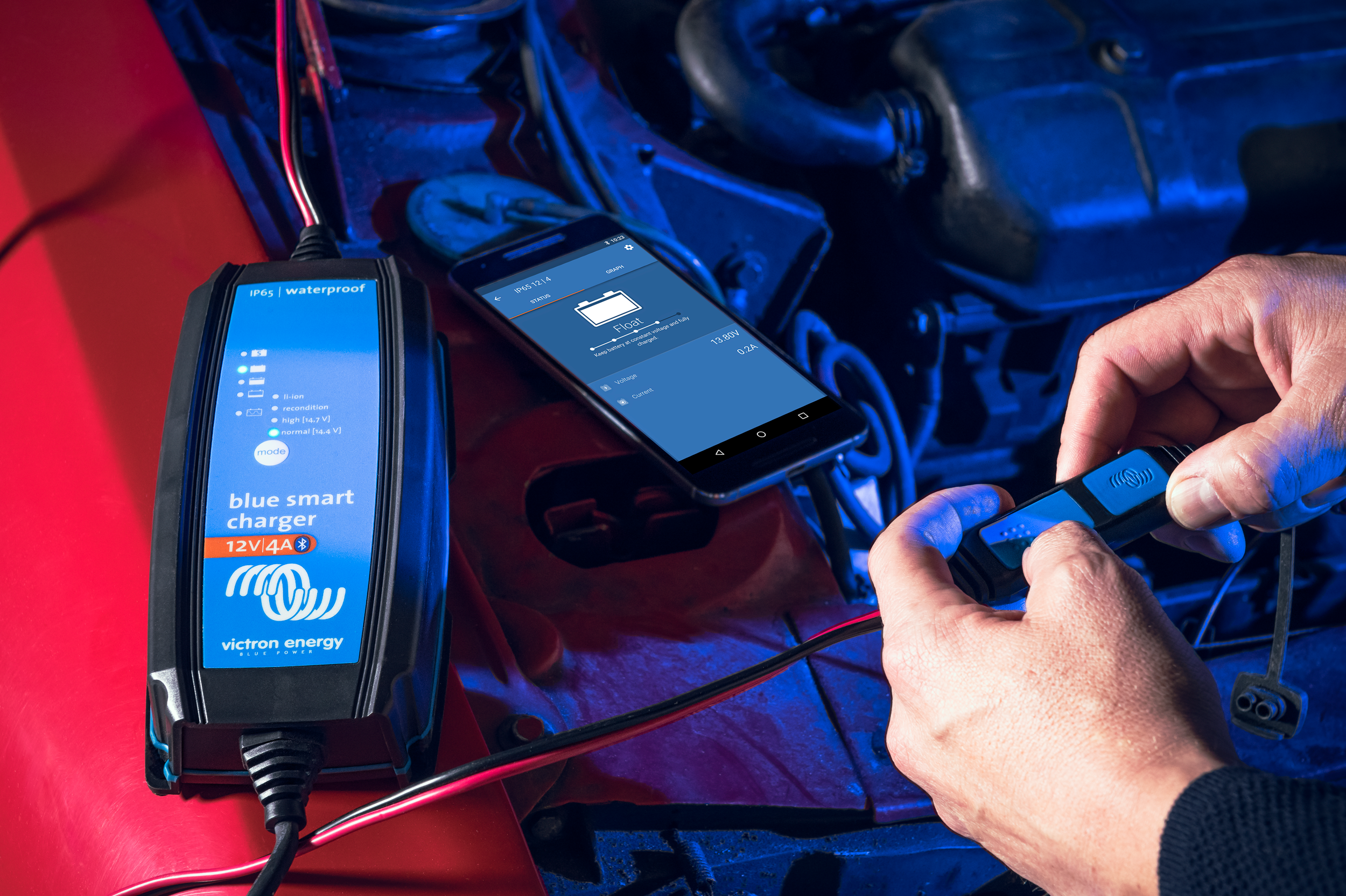 Blue Smart connected with smartphone_web.png